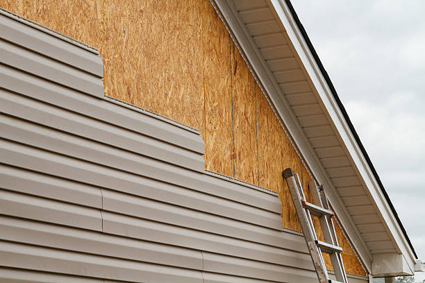 24/7 Emergency Siding Installation experts in Newark, NY